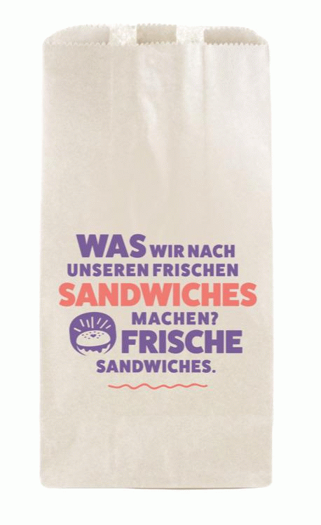 Im Wechsel erscheinen ein bedruckter Kaffeebecher, eine Sandwich-Tüte und ein Orangensaftbecher von der Campus Suite mit emotionalen Texten, die die Philosophie des Unternehmens widerspiegeln. 